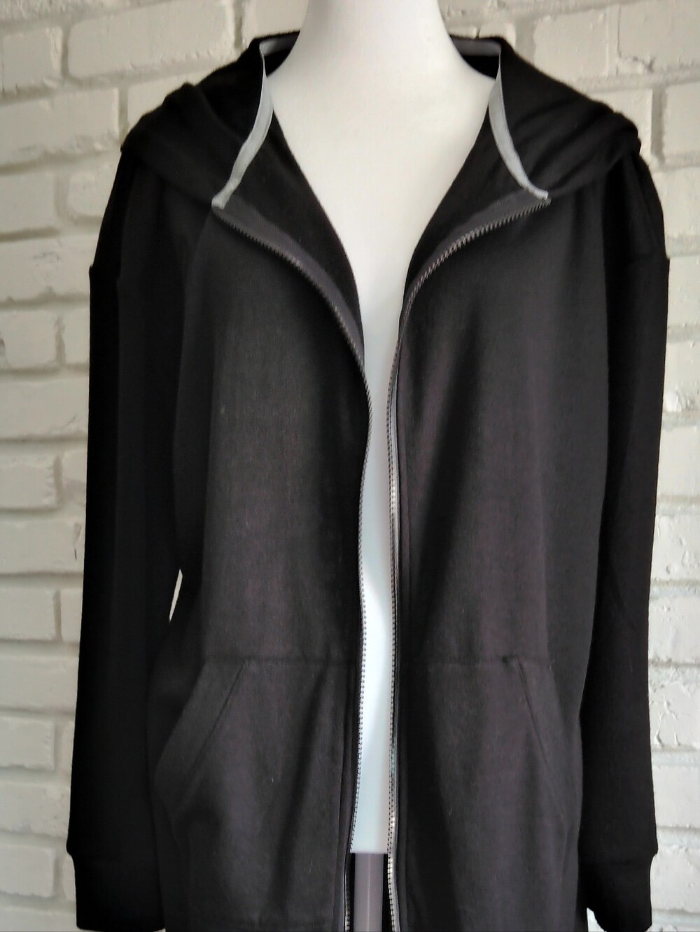 Refinery 29 Women's Black Hooded Zip-Front Jacket sz M